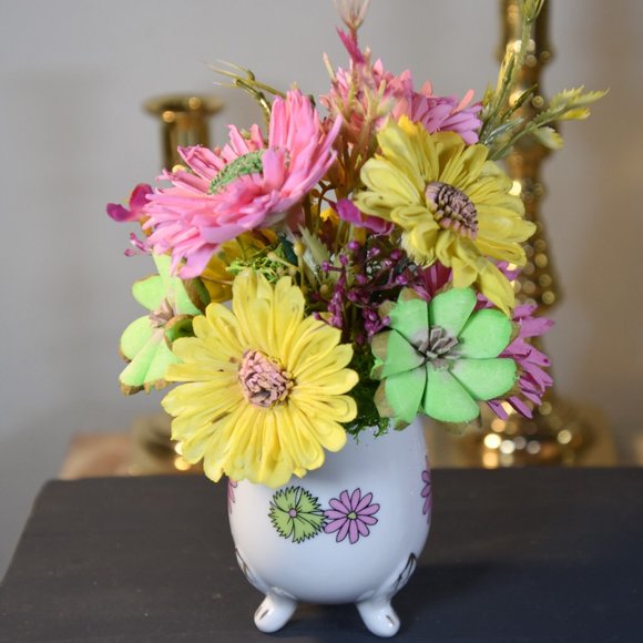 Beautiful hand-painted, footed, vintage, egg shaped vase with Sola flowers - Picture 6 of 8